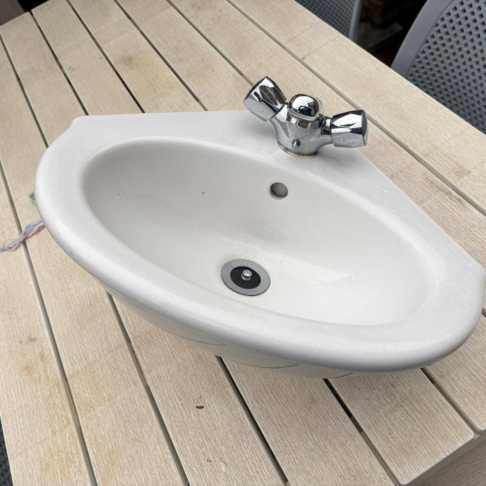Hoek lavabo kompleet, Ophalen, Zo goed als nieuw