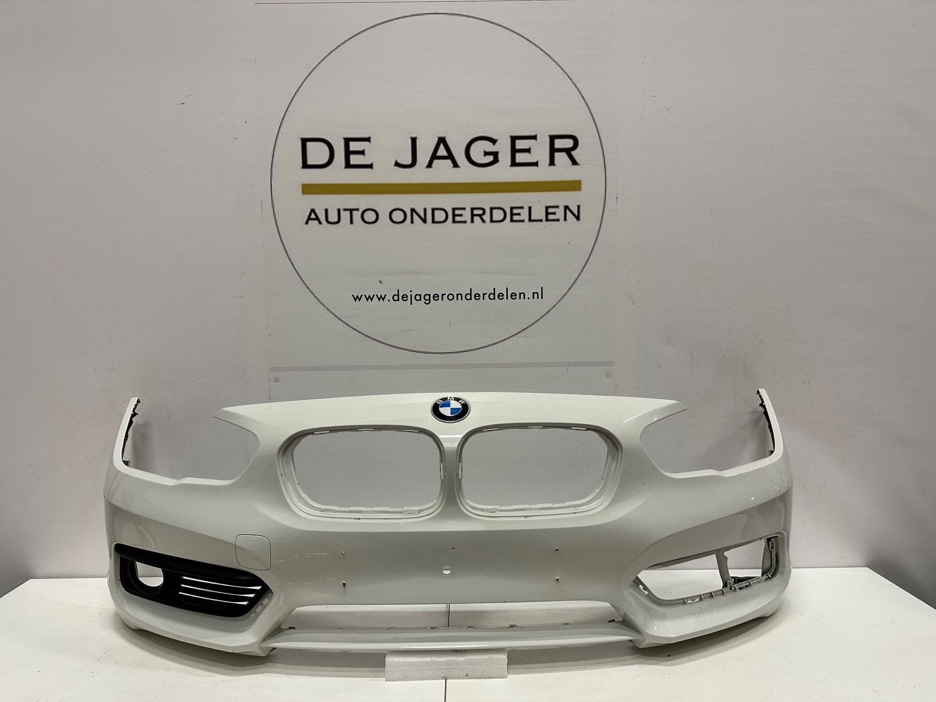 BMW F20 F21 1 SERIE FACELIFT VOORBUMPER BUMPER 2015 - 2019, Petuelring 130
80788  Munich, DE, Gebruikt, Voor, Info@bmw.de