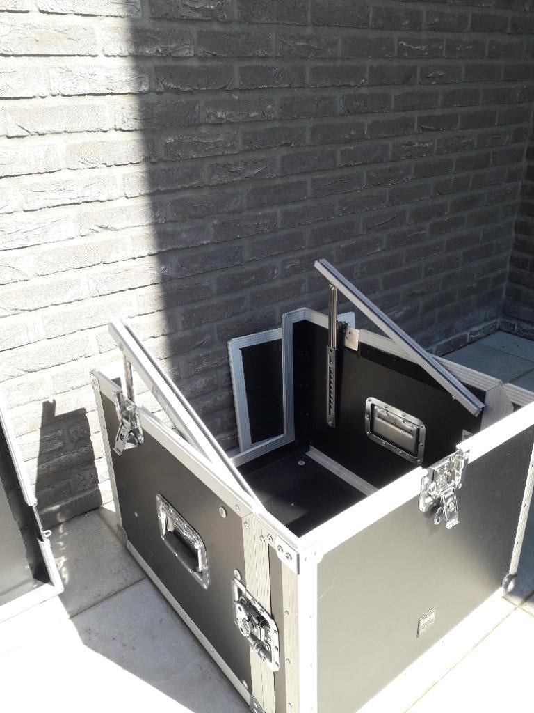 Flightcase, Ophalen, Zo goed als nieuw
