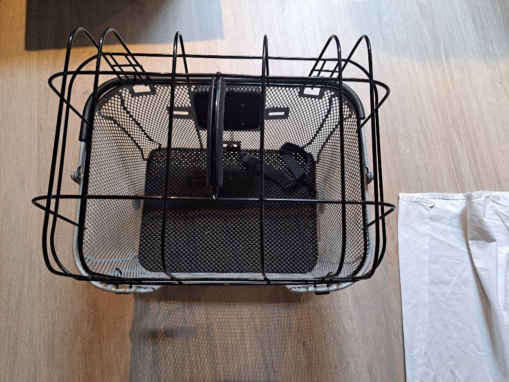 Fietsmandje hond, Ophalen, Zo goed als nieuw