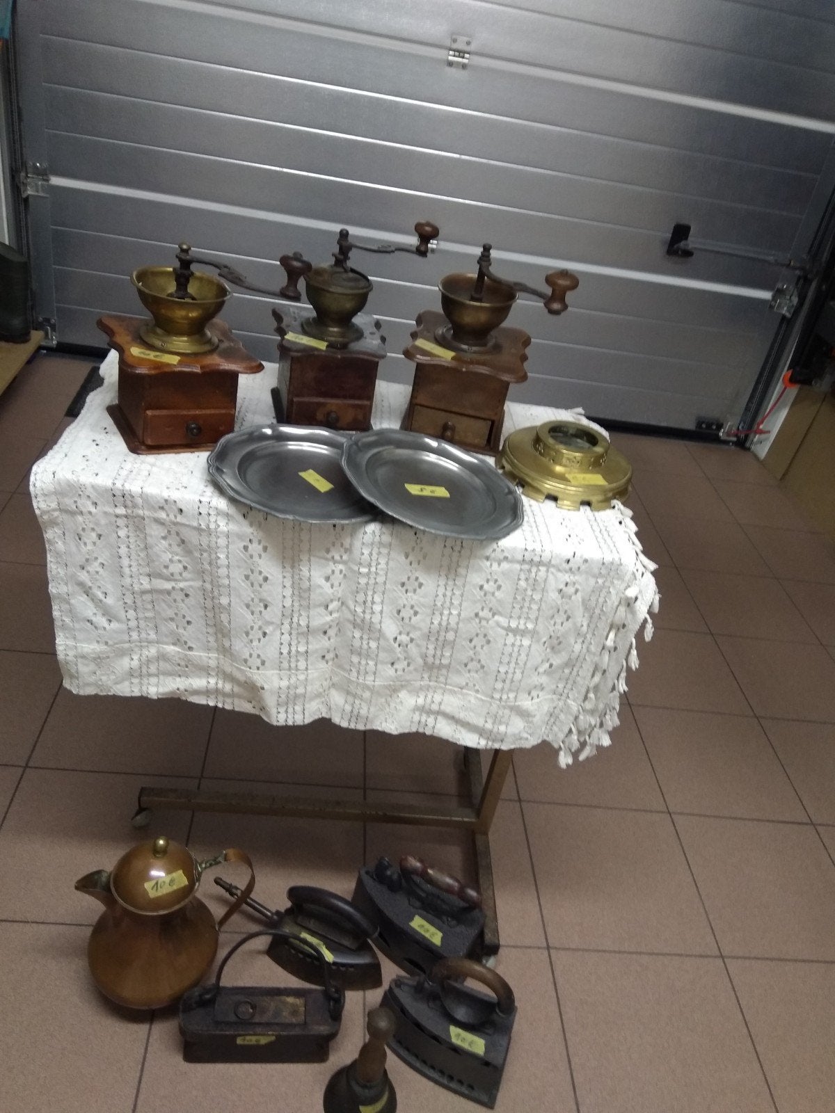verzamelen oudheden , koffie mollen, strijkijzers  enz...., Divers, Lots de brocante, Enlèvement, Utilisé