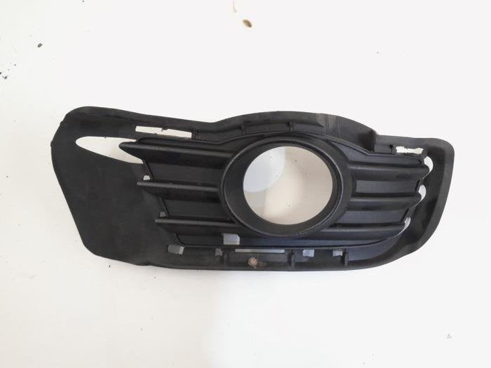 Plaque de protection feu antibrouillard droit d'un Mercedes, Autos : Pièces & Accessoires, Éclairage, Mercedes-Benz, Utilisé, 3 mois de garantie