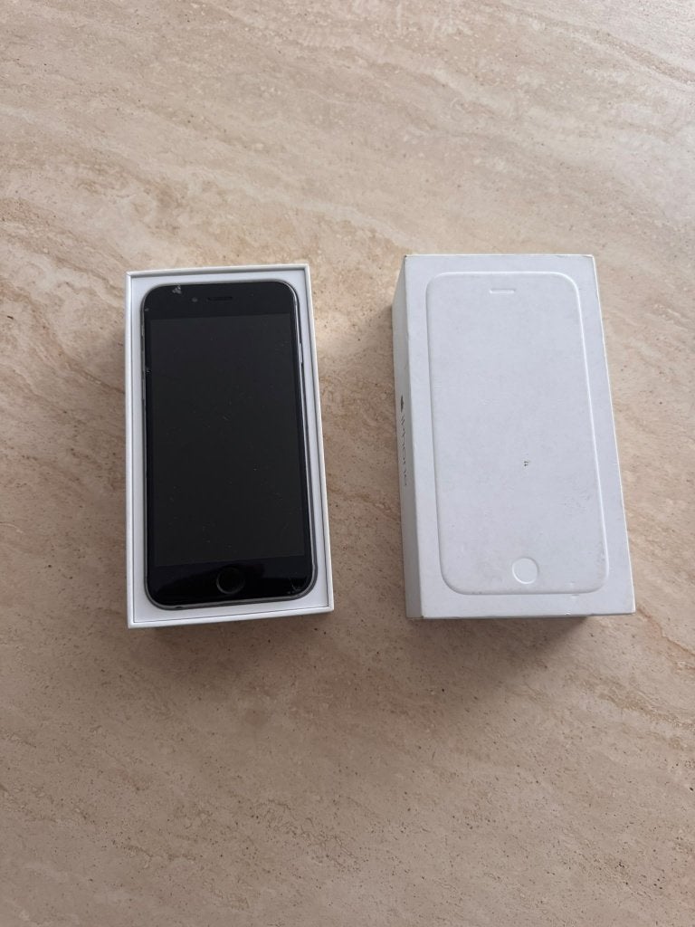 Apple iPhone 6 16 Go gris sidéral + boîte — défaut/pièces, Enlèvement, Ne fonctionne pas, 16 GB, IPhone 6