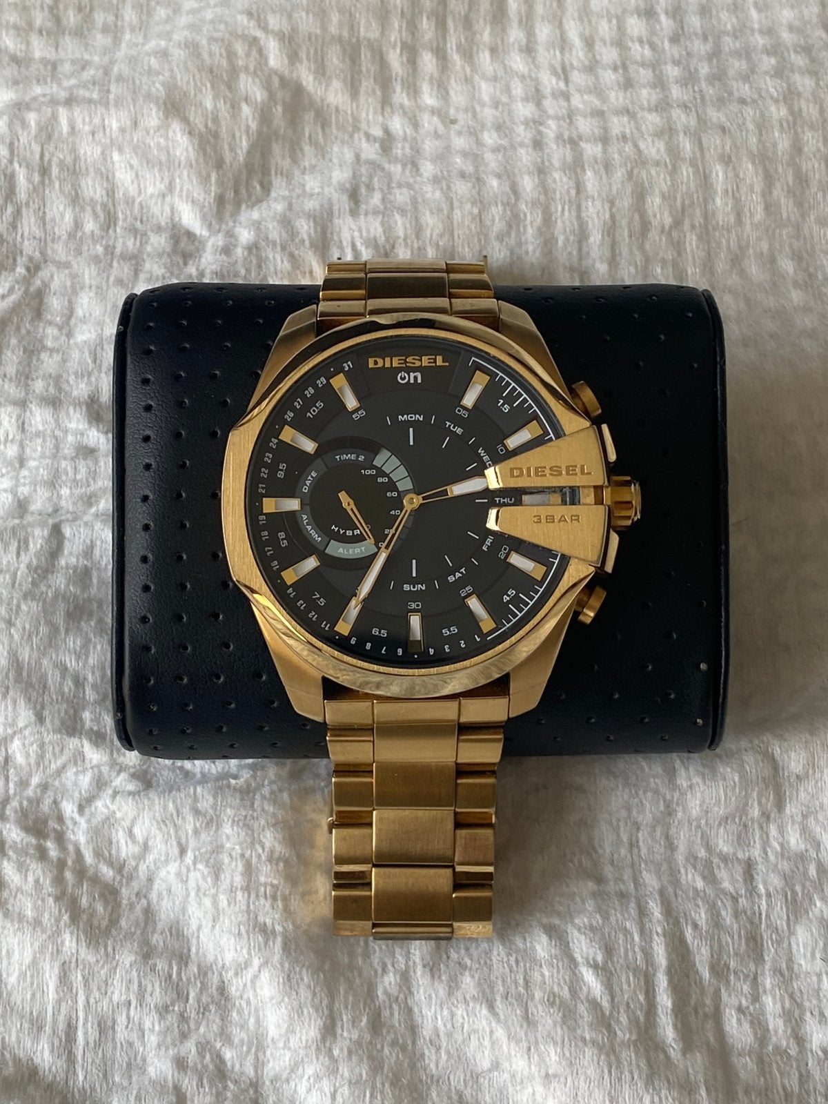 Diesel On Smartwatch – Goud – Compleet met doos, Bijoux, Sacs & Beauté, Montres | Hommes, Comme neuf, Or, Enlèvement