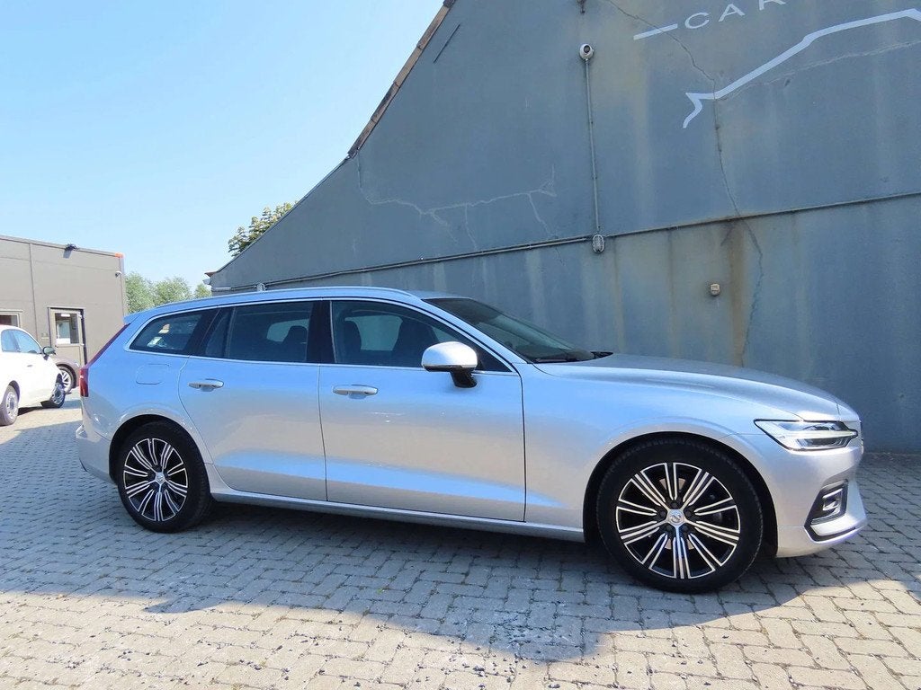 Volvo V60 V60 2.0 B3 MHEV Inscription Geartronic MILD HYBRID, Automaat, Lichtsensor, Gebruikt, 4 cilinders