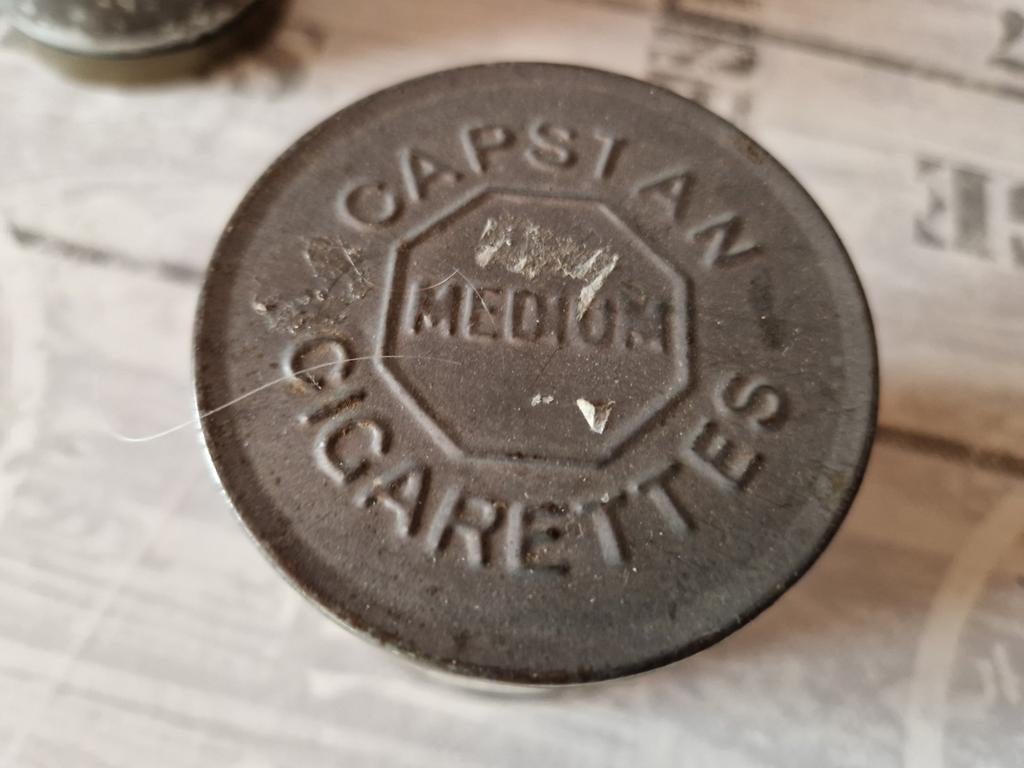 Britse lege blikjes voor sigaretten 2 stuks voor 25€, Postzegels en Munten, Ophalen of Verzenden