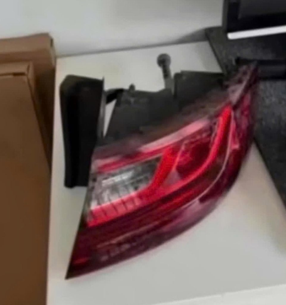 Phare côté passager arrière Renault Mégane 4 2019, Ophalen, Gebruikt, Renault