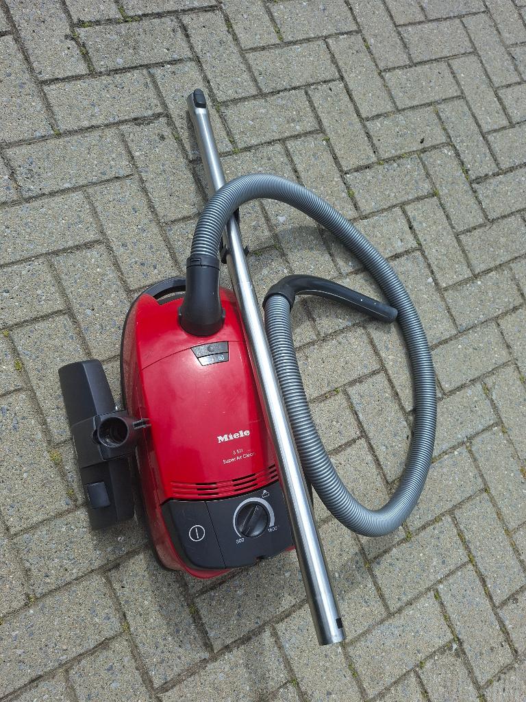 stofzuiger miele, Gebruikt, Miele, Sledestofzuiger, 1200 tot 1600 watt