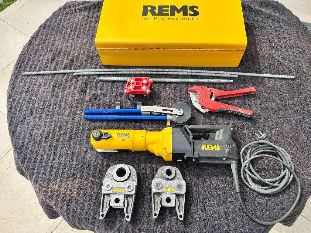 REMS Power Press SE + 2 bekken + koffer, Ophalen, Zo goed als nieuw, Tang, Overige merken