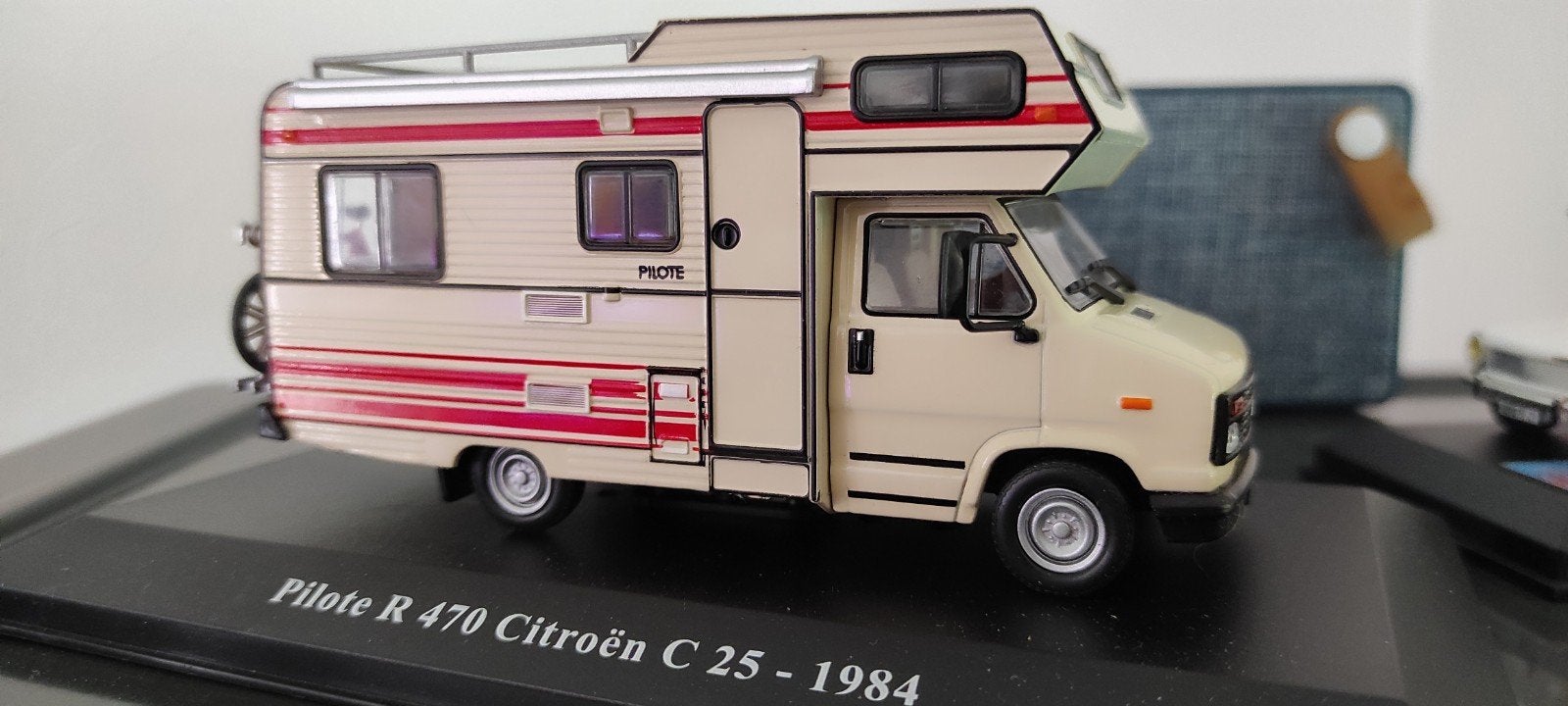 Campingcar Citroën Pilote C25 1984 1:43 en blister, Enlèvement ou Envoi