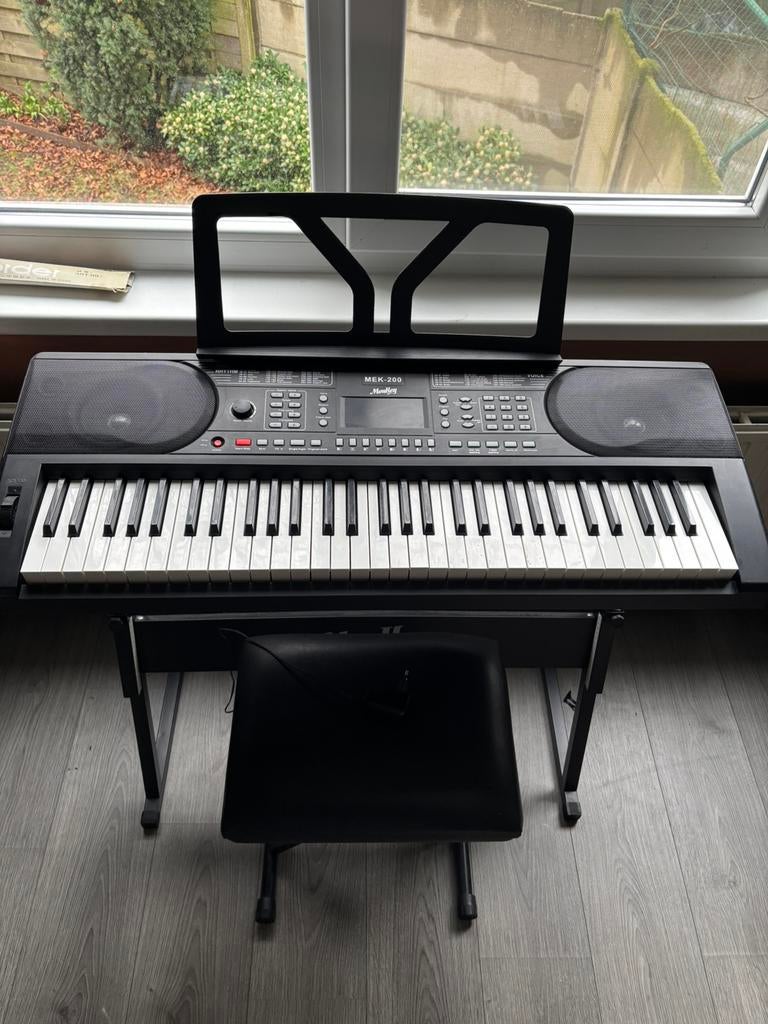 Moukey MEK-200 piano 61 tasten, Muziek en Instrumenten, Keyboards, Ophalen, Zo goed als nieuw