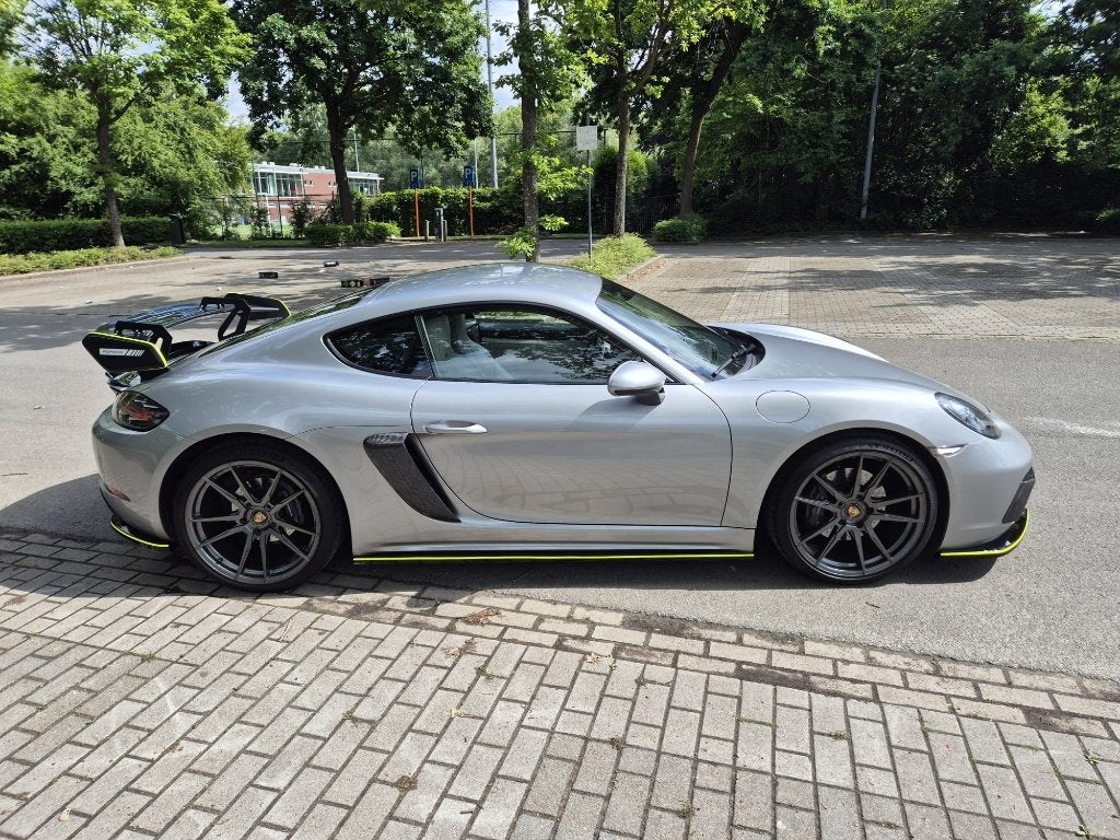 Porsche 718 Sport Chrono/ 2.0 met laungecontrol en 370PK, Auto's, Porsche, Automaat, Achterwielaandrijving, Euro 6, 1350 kg