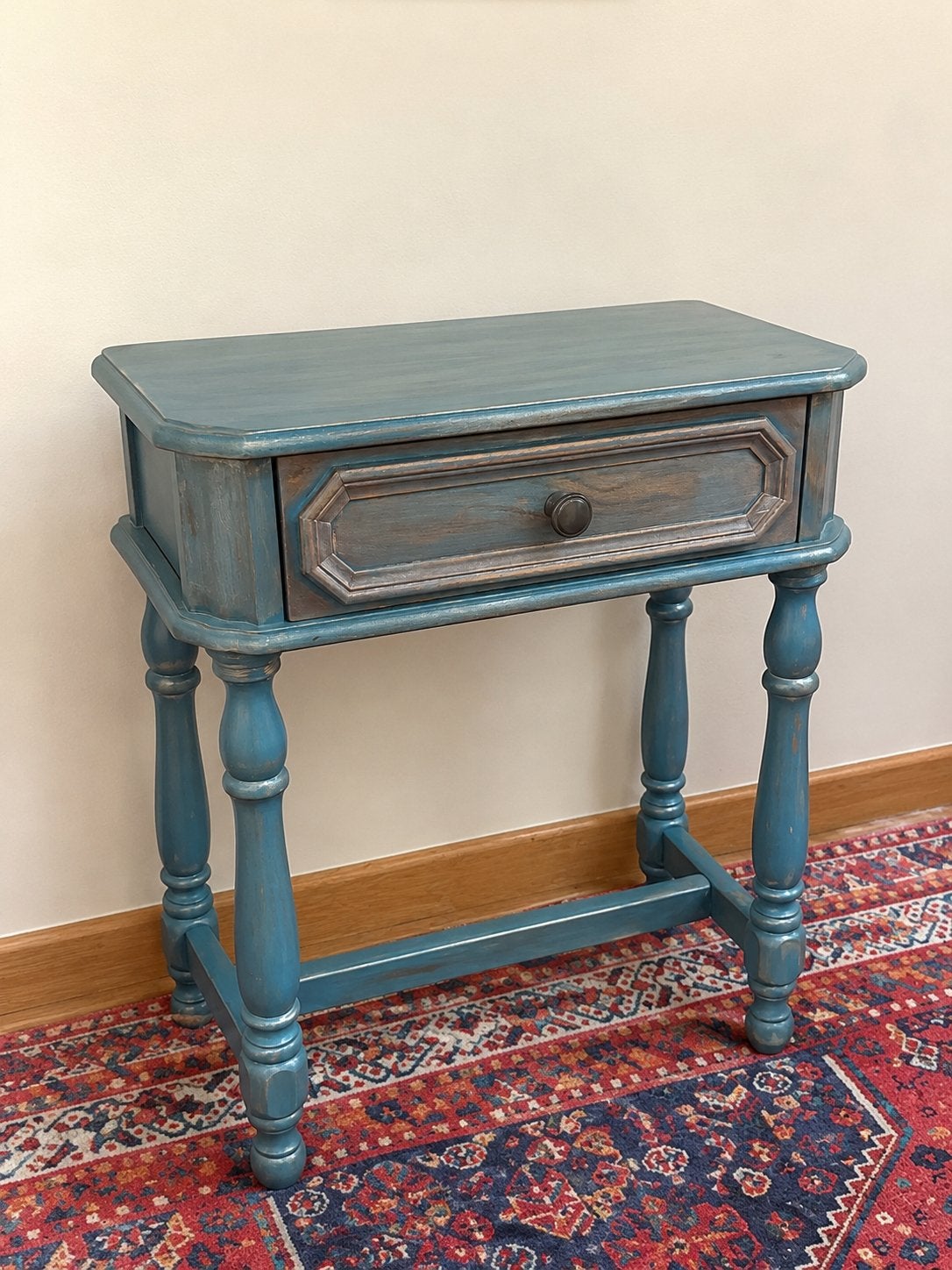Table de chevet / console vintage en bois – bleu patiné, Antiquités & Art, Enlèvement