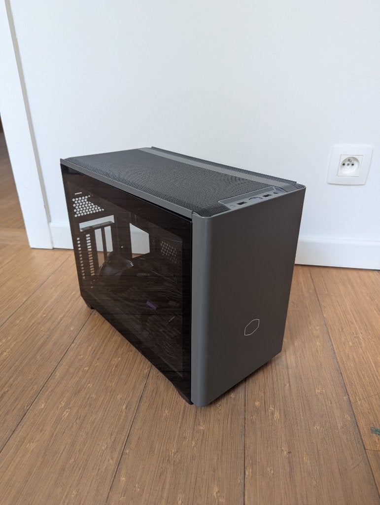 NR200P MAX PC-behuizing - nieuwstaat, compleet met doos, Computers en Software, Computerbehuizingen, Ophalen, Zo goed als nieuw