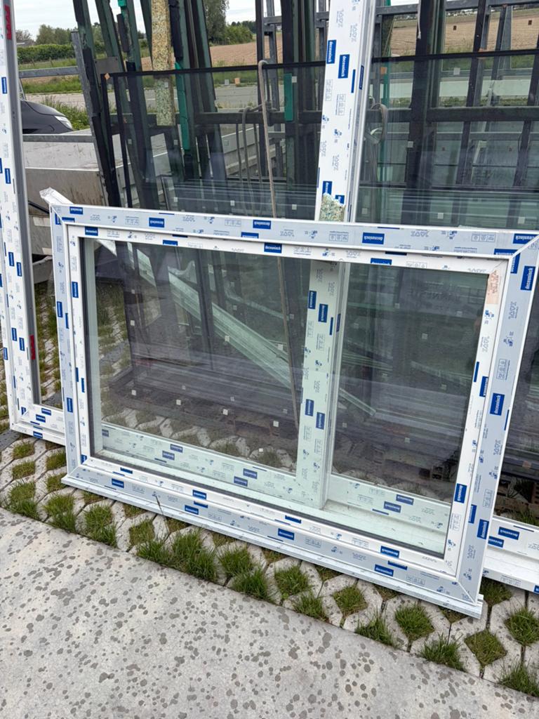 PVC Deceuninck kipraam, Doe-het-zelf en Bouw, Ophalen, Zo goed als nieuw