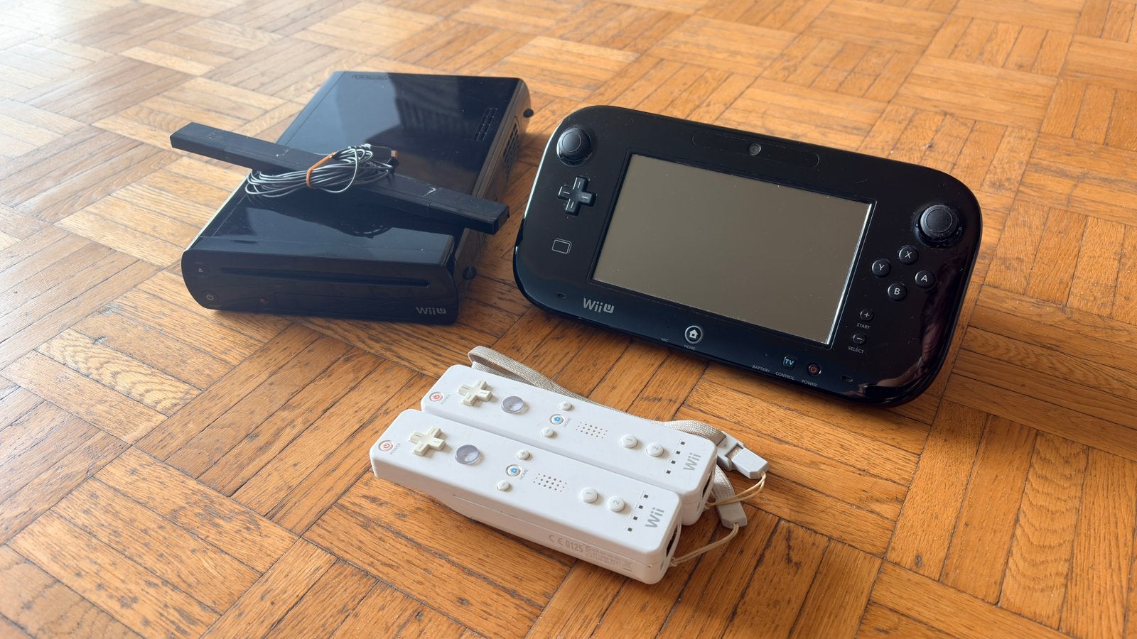 Wii U (32GB) met extra Wii controllers, Games en Spelcomputers, Spelcomputers | Nintendo Wii U, Ophalen, Zo goed als nieuw