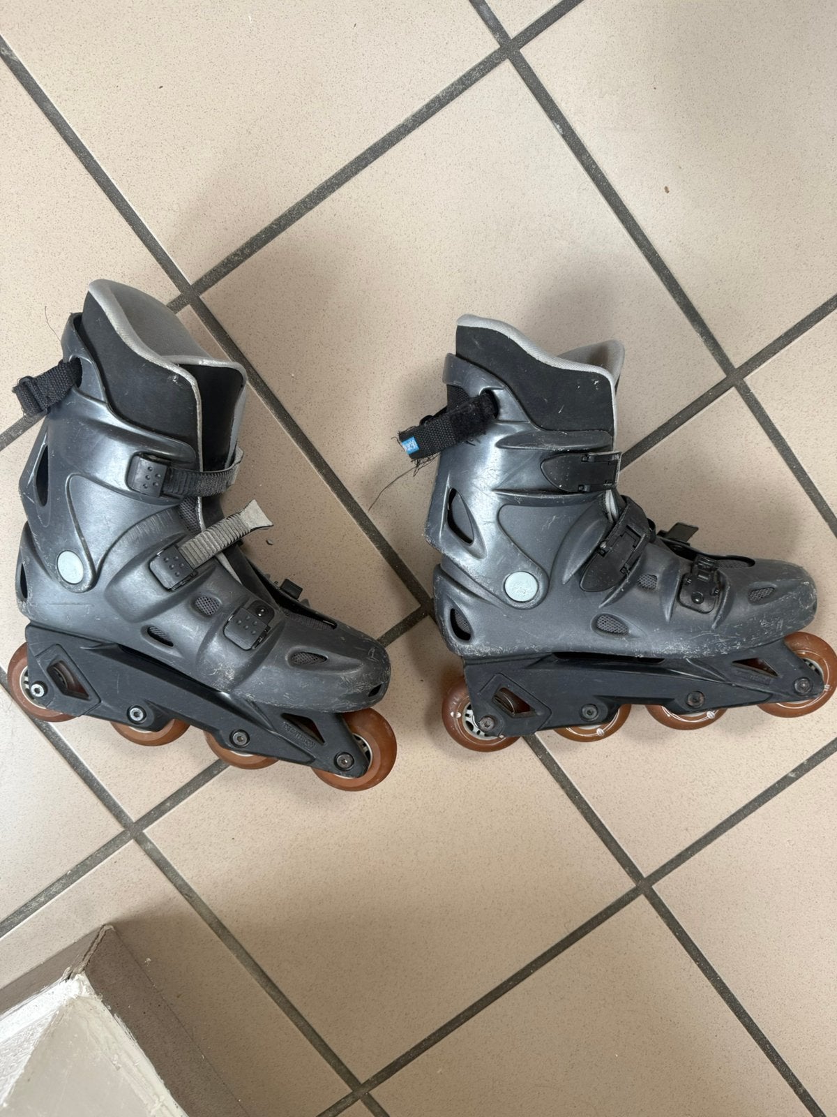 Patins à roulettes (taille 39), Enlèvement ou Envoi, Comme neuf
