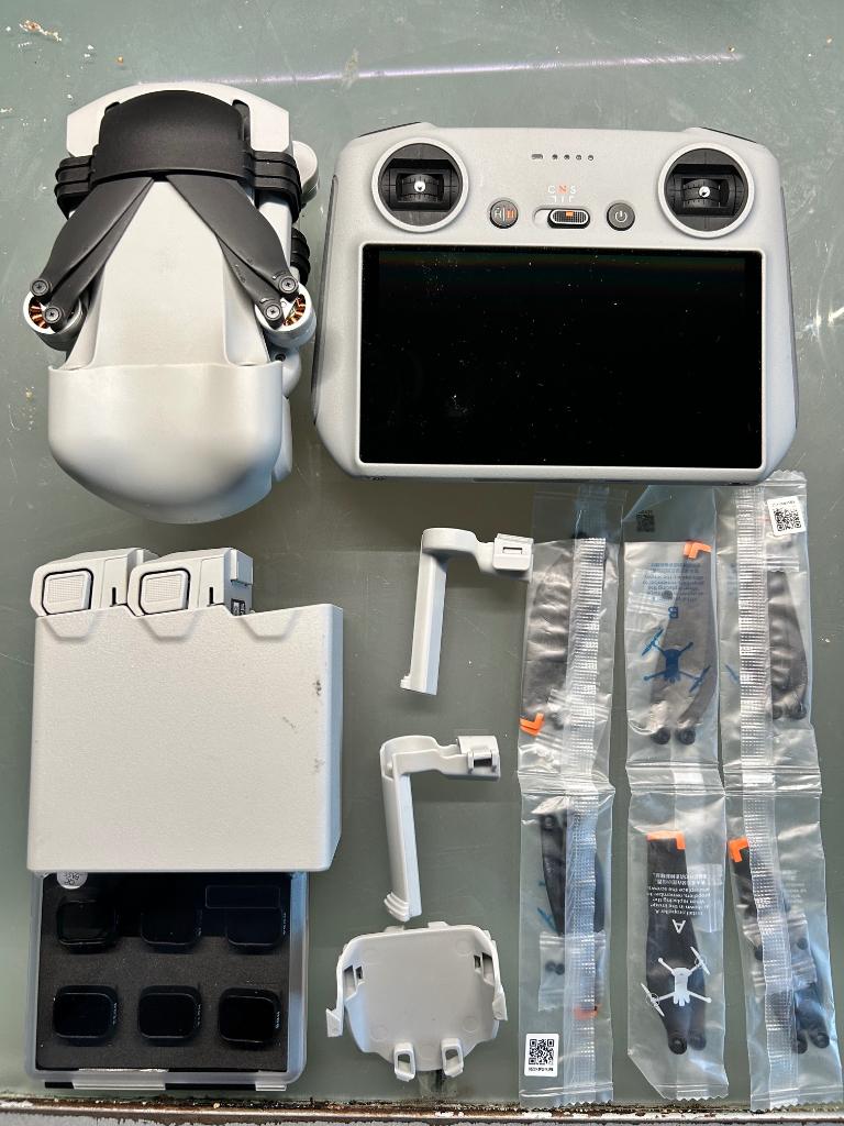 Drone DJI Mini 3 Pro, TV, Hi-fi & Vidéo, Drones, Drone avec caméra, Moins de 250 g, Qualité supérieure, 1 à 5 km