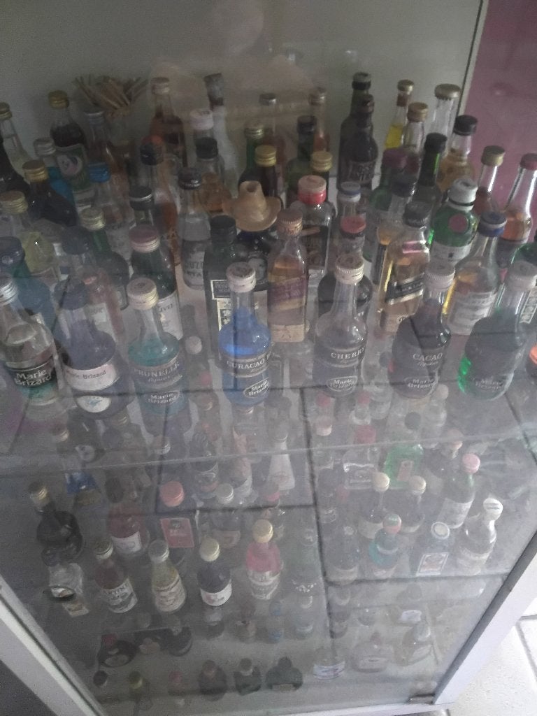 Mignonette + meuble vitrine, Enlèvement, Neuf, Autres types