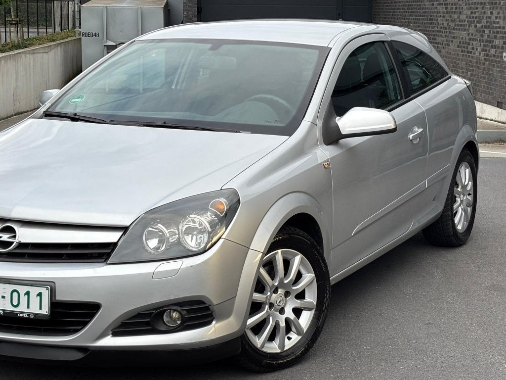 Opel Astra GTC, Auto's, Euro 5, 4 cilinders, Bedrijf, https://public.car-pass.be/vhr/69ac6dc7-d39c-4a95-a778-e4eb356f5aad