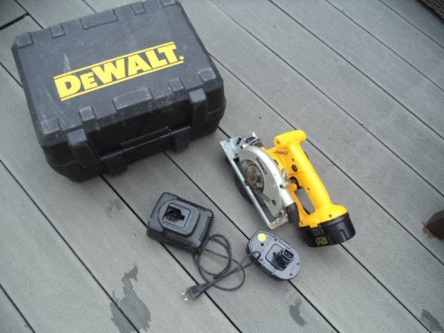 scie DEWALT, Enlèvement ou Envoi, Utilisé, Autre