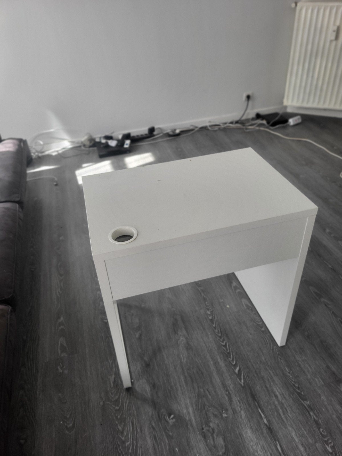 Bureau blanc, Bureau d'ordinateur, Autres matériaux, Enlèvement, Utilisé