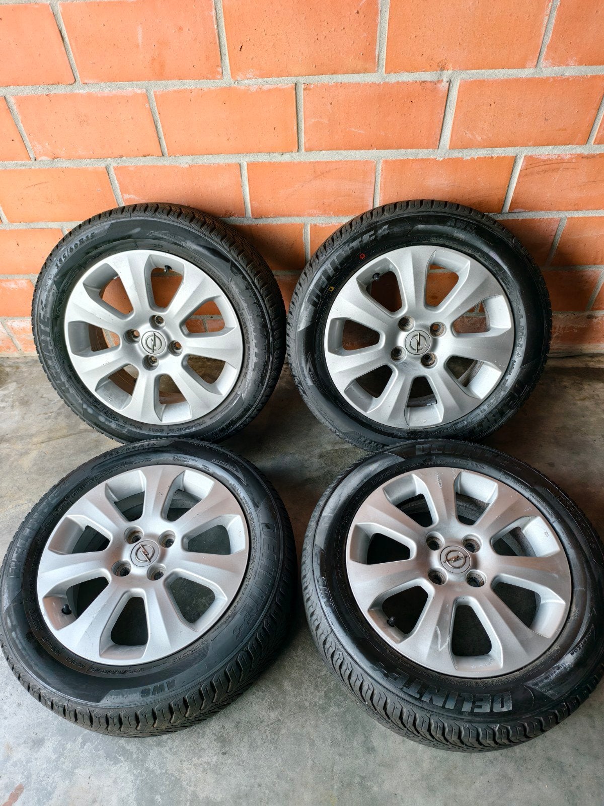 Opel velgen 15 inch + Vrijwel Nieuwe Delinte4seiz 185/60 R15, Ophalen, 15 inch, Banden en Velgen, 185 mm