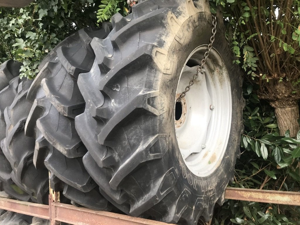480/70R30 stel wielen, Band(en)