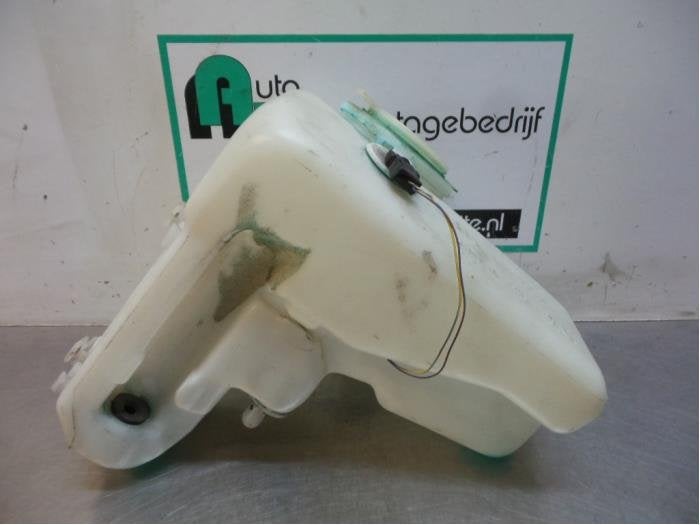Ruitensproeiertank voor van een Mercedes CLK (CLK 97-), Gebruikt, -, Ophalen of Verzenden, -