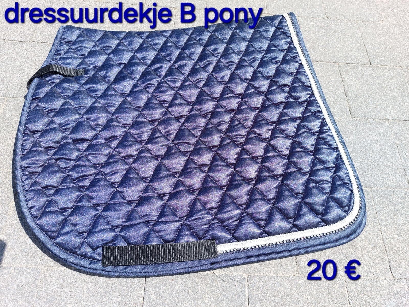 Dressuurdekjes voor B pony, Ophalen