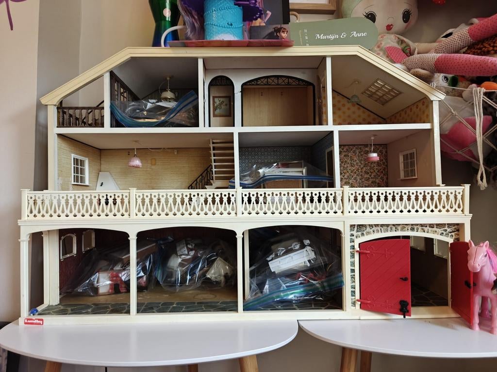 LUNDBY DOLLHOUSE '60/'70 met alle meubeltjes en popjes., Enlèvement