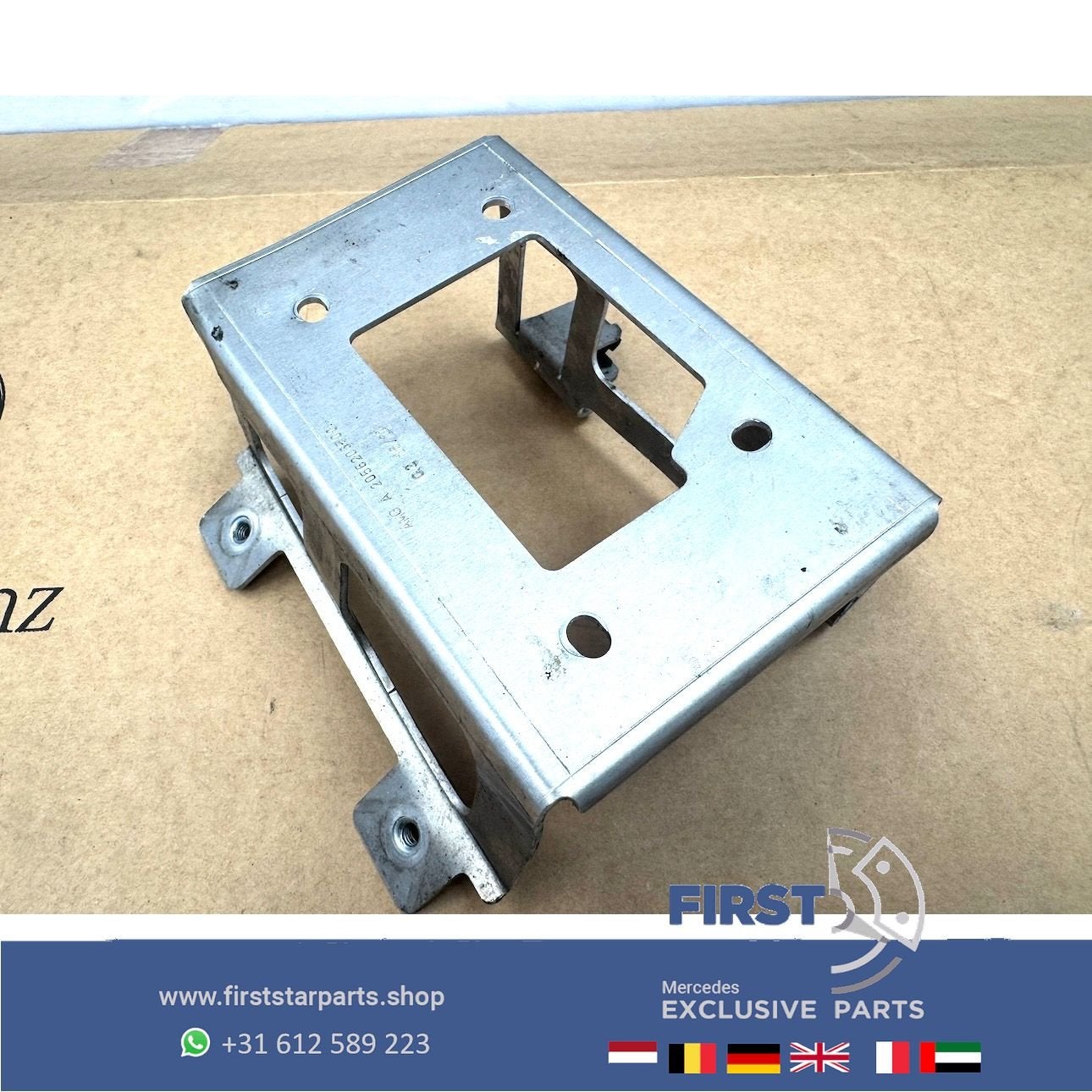 W205 C63 AMG RADAR HOUDER A2056206500 (FRONT) RADAR SENSOR D, Gebruikt, -, Ophalen of Verzenden, -