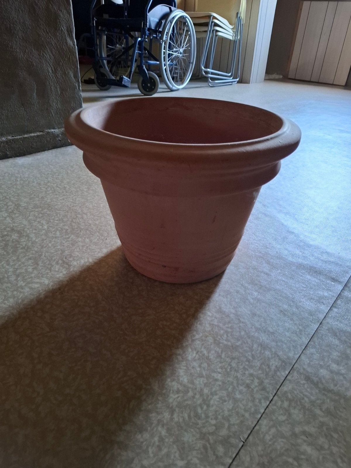 Zware terracotta bloempot 31 cm hoog, 43 cm doorsnede, Tuin en Terras, Ophalen, Terracotta
