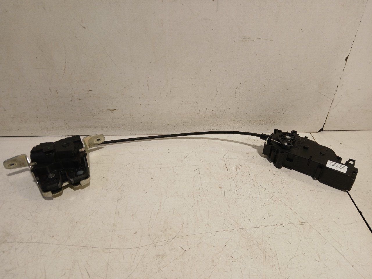 Slot mechaniek kofferdeksel achterklep elektrisch Mercedes-B, Auto-onderdelen, Onderdelen@venauto.nl, Van der Ven Autorecycling B.V.