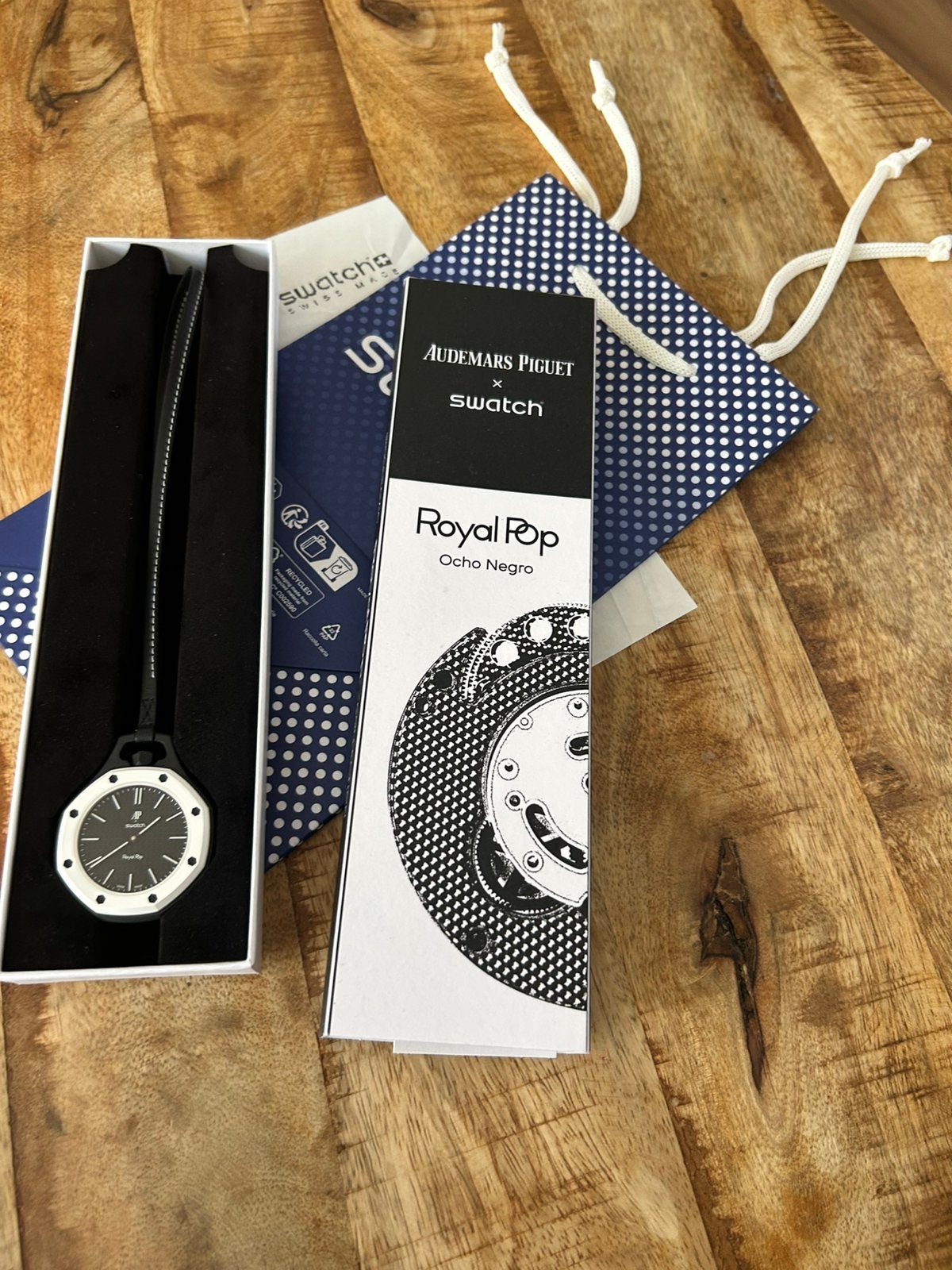Montre de poche Swatch xAudemars in Royal Pop Ocho Negro, Bijoux, Sacs & Beauté, Montres | Hommes, Enlèvement ou Envoi, Montre de poche