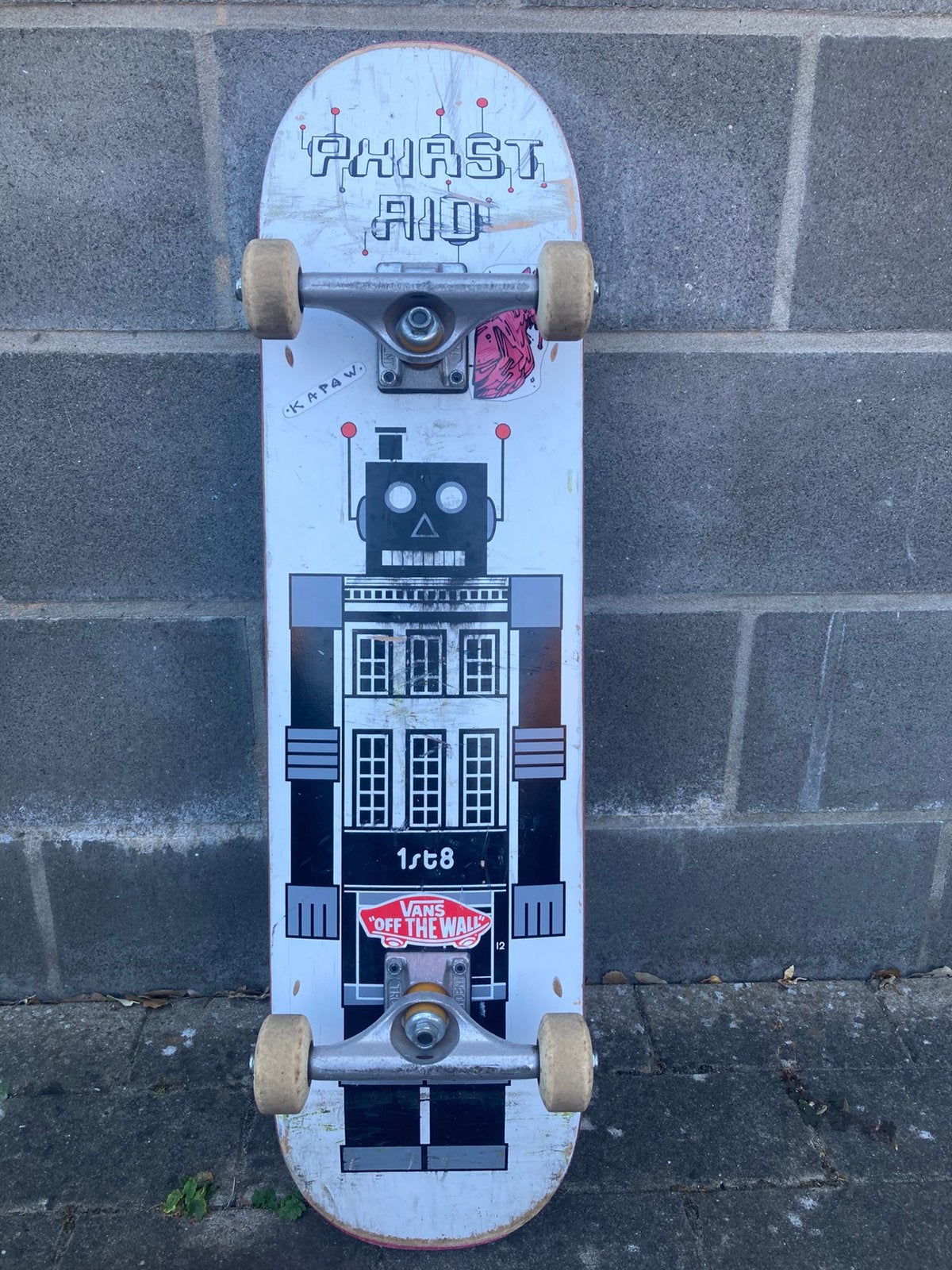 Phirst aid skateboard independent trucks, Ophalen of Verzenden, Gebruikt, Skateboard