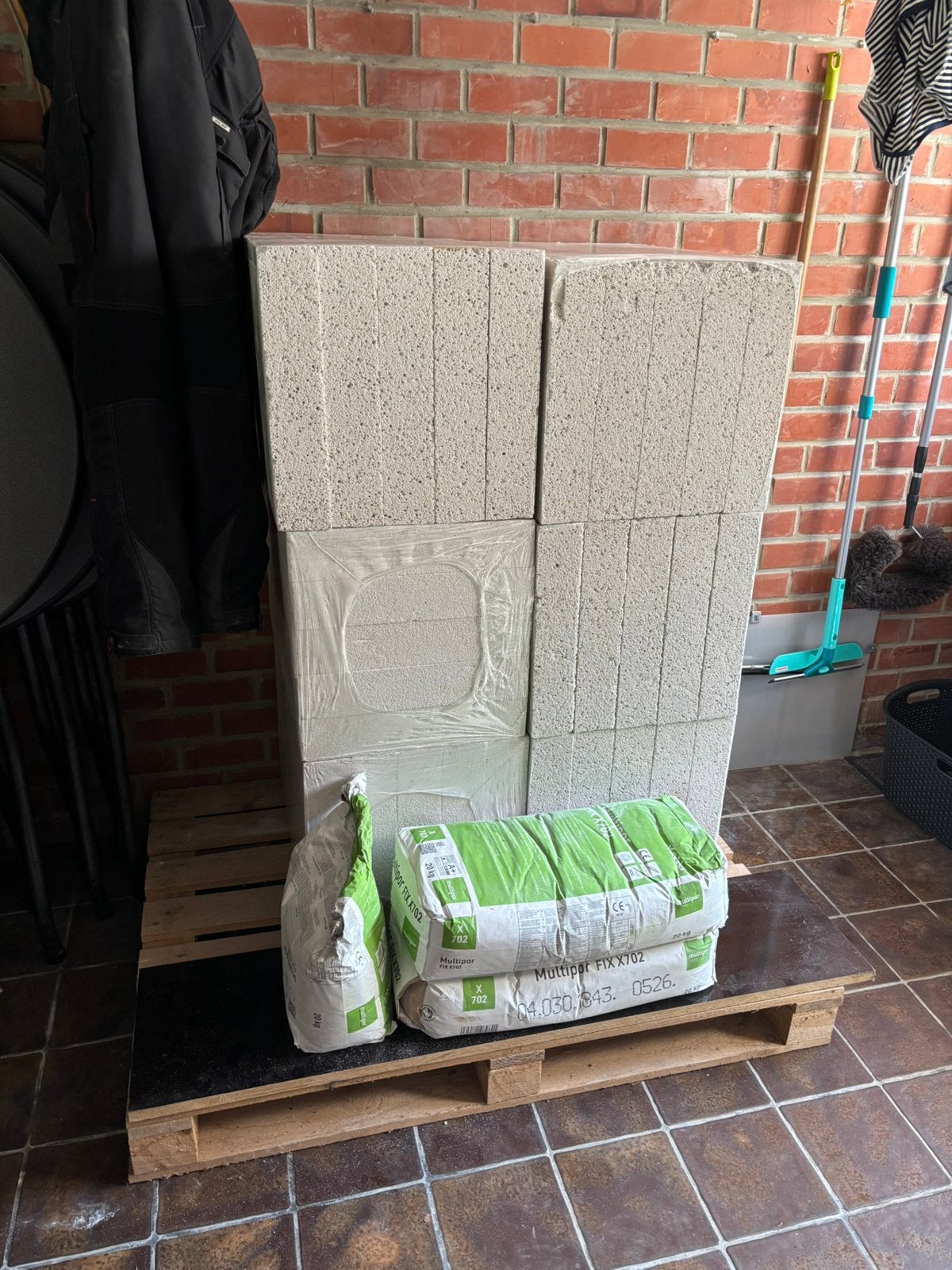 Multipor 8cm (Xella) lot 6m2 + 50kg lijm, Ophalen, Zo goed als nieuw