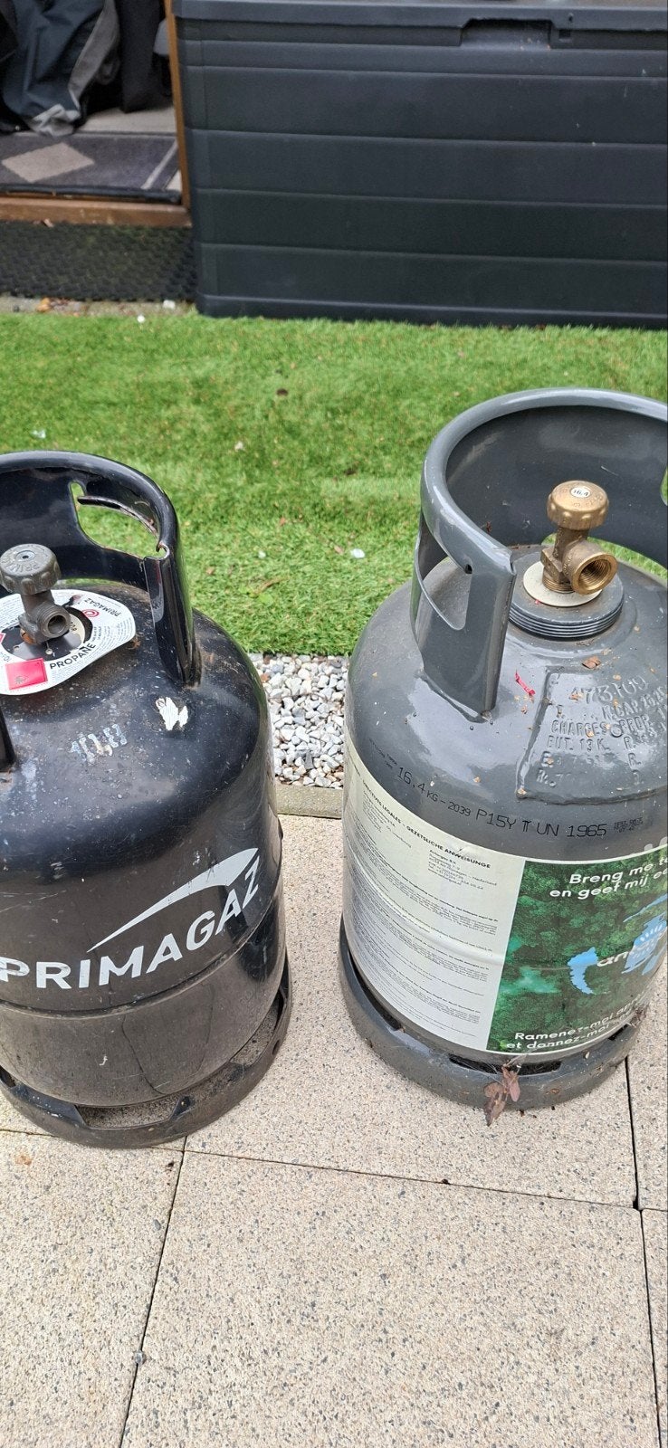 Twee lege propaanflessen, primagas, antargaz, Enlèvement