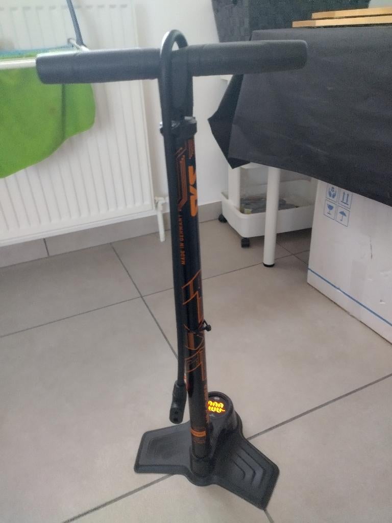 Pompe à vélo Air-X-plorer, Enlèvement, Manomètre, Comme neuf