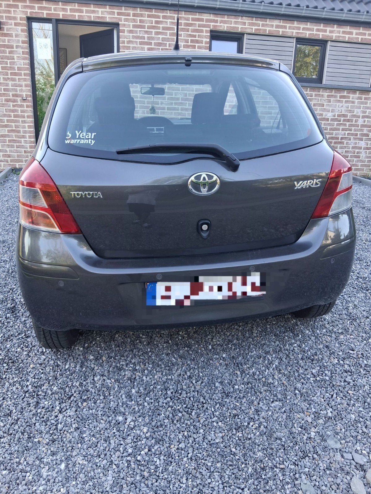 Toyota yaris 1.0, faible consommation, Achat, 998 cm³, Noir, 5 portes