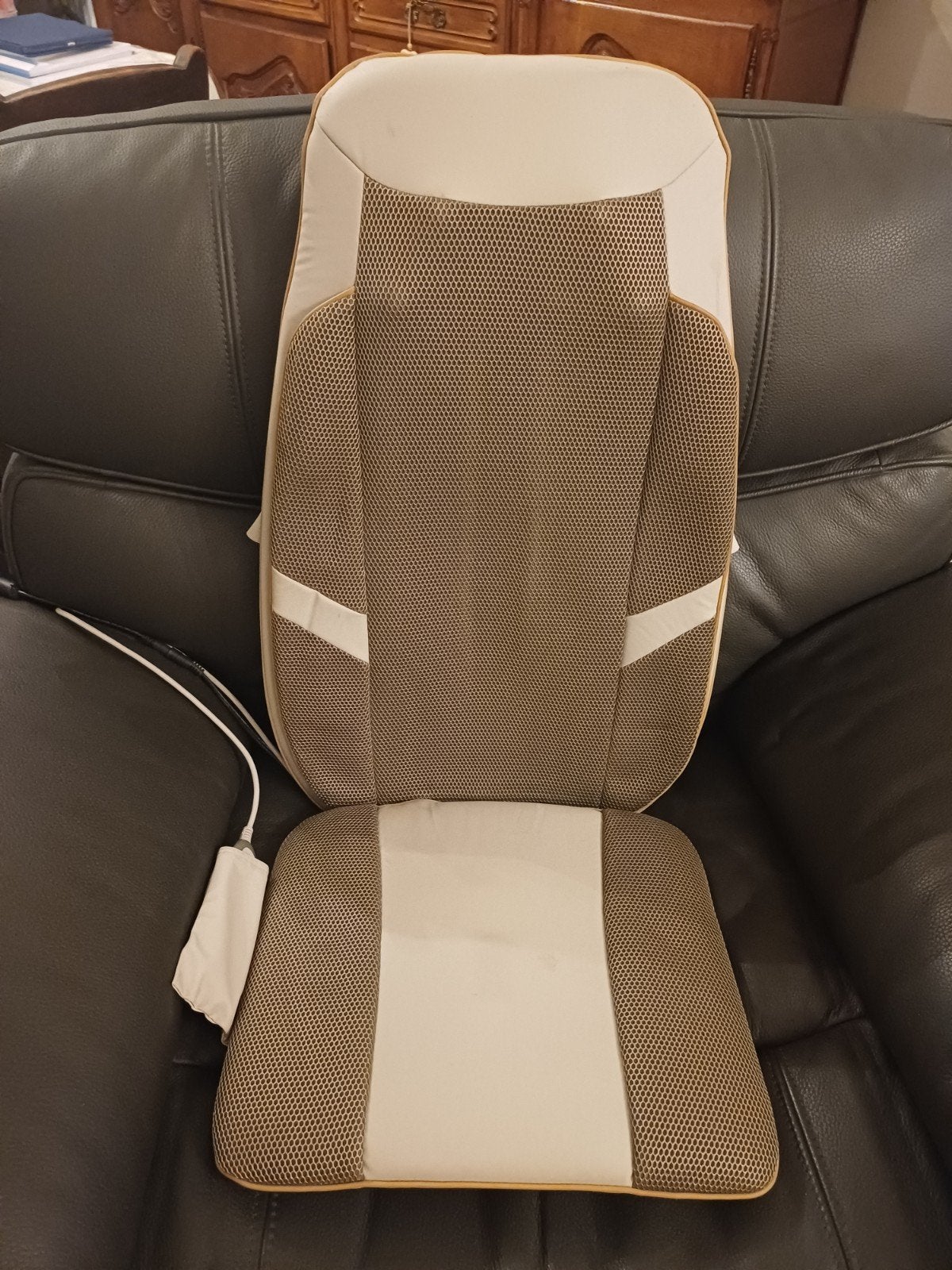 Orthopedisch rug- en zitkussen (elektrisch), Ophalen, Zo goed als nieuw, Massagestoel of Kussen