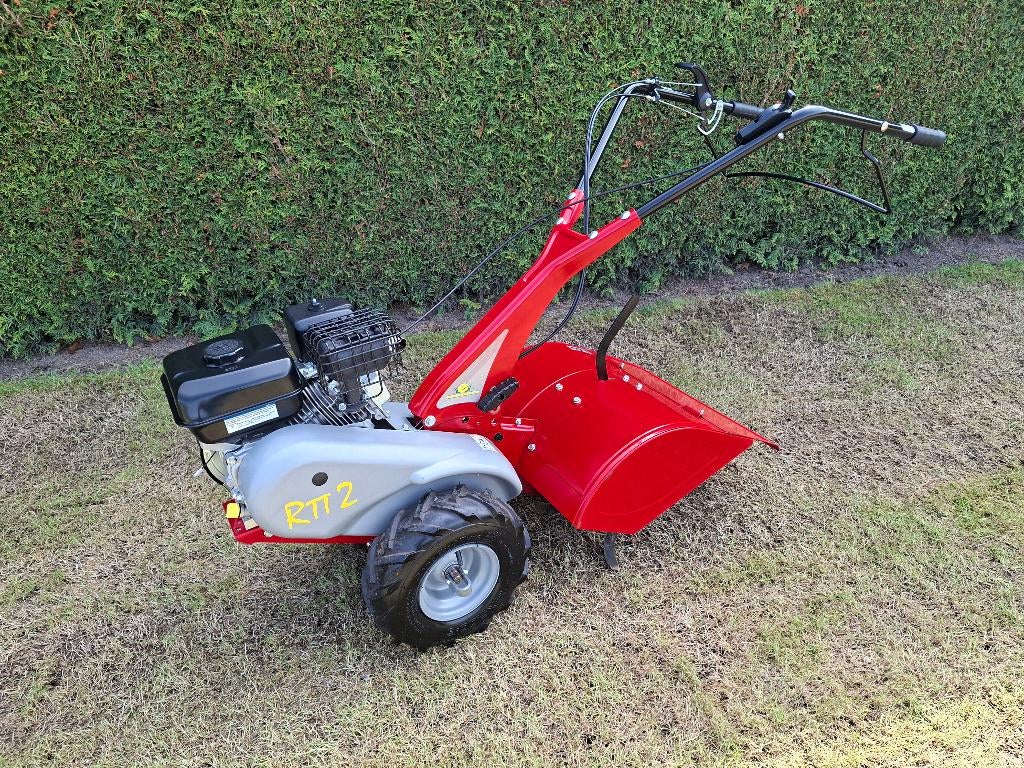 NIEUWSTAAT Demo Tuinfrees, Ophalen, Zo goed als nieuw, Benzine, Tuinfrees