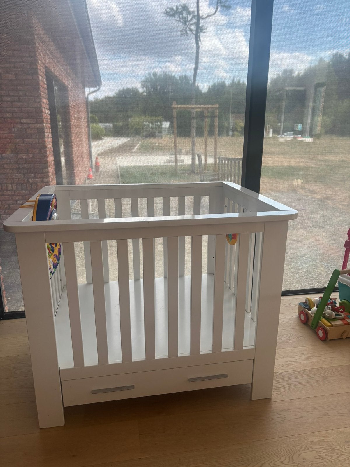 Babypark, wit, zo goed als nieuw, in hoogte verstelbaar, Kinderen en Baby's, Ophalen, Zo goed als nieuw, In hoogte verstelbaar