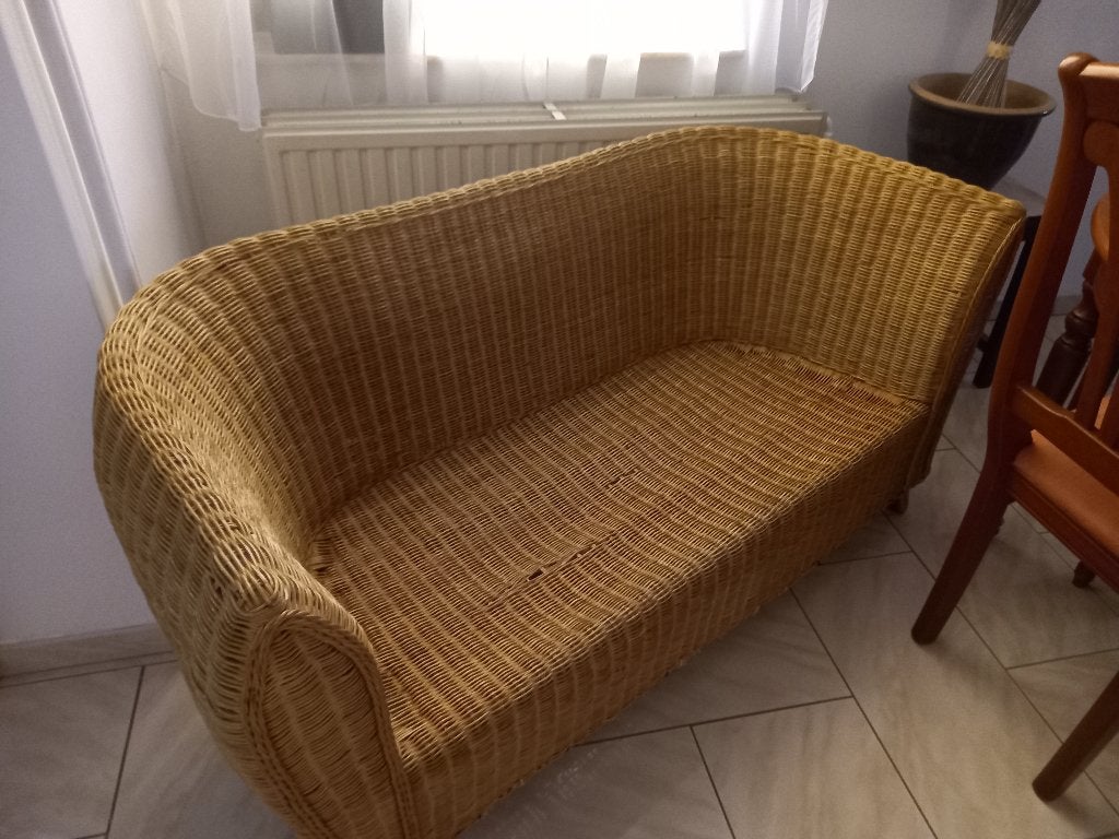 Fauteuil en rotin, Enlèvement