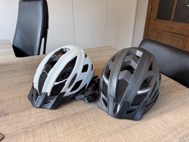 Fischer fietshelmen — zeer goede staat (2 beschikbaar), Ophalen, Gebruikt, M, Heer of Dame