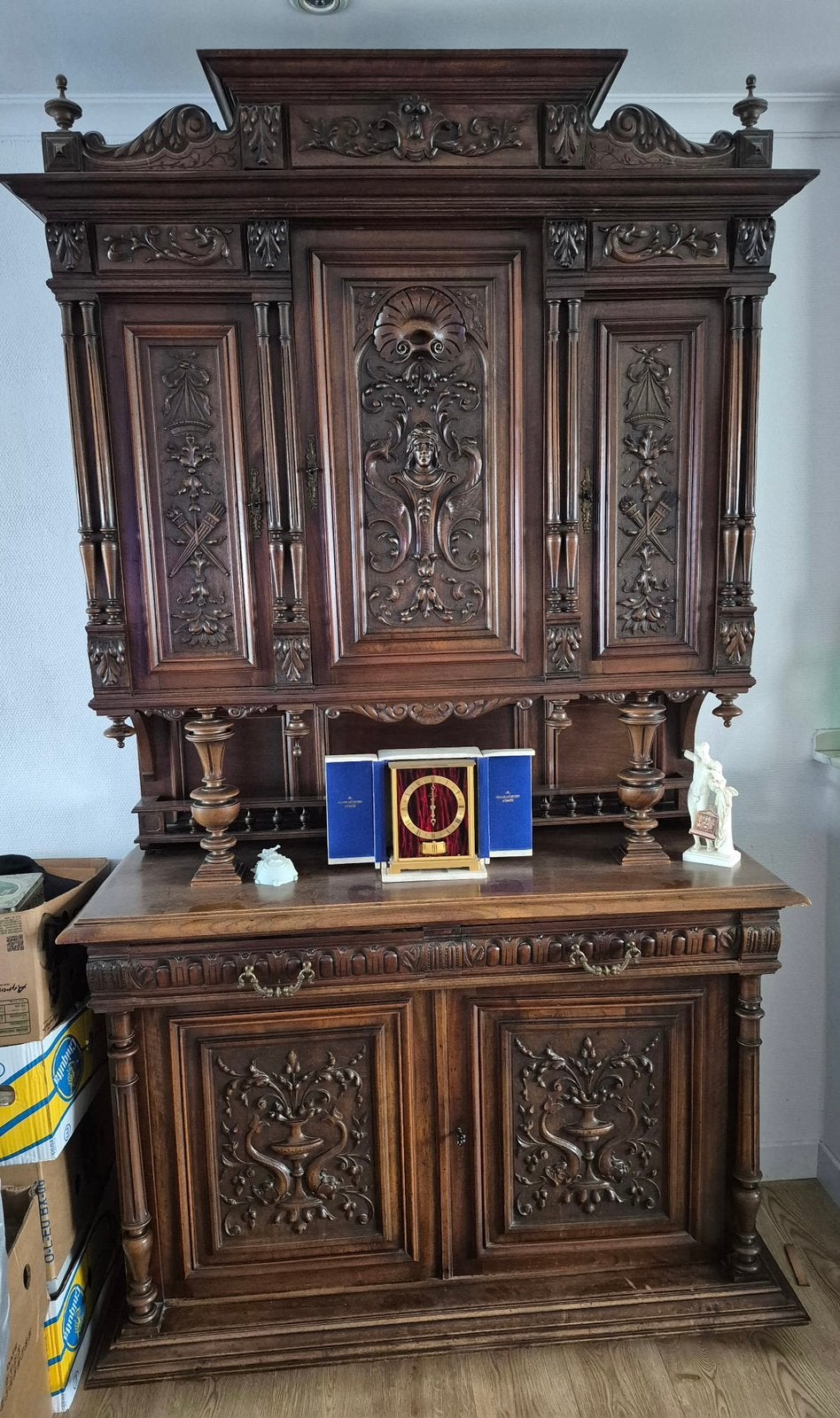 Antieke buffetkast renaissance stijl, Ophalen