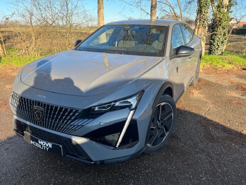 Peugeot 408 GT, Autos, Peugeot, Entreprise, Phares directionnels, Air conditionné, Cruise Control, Avertisseur d'angle mort, Hayon arrière électrique