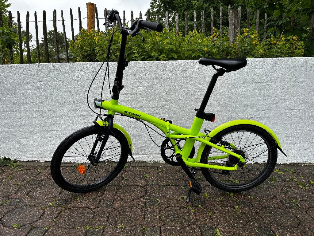 Plooifiets Decathlon B’Twin Tilt 500, Fietsen en Brommers, Gebruikt, Velgrem, Versnellingen, Ophalen