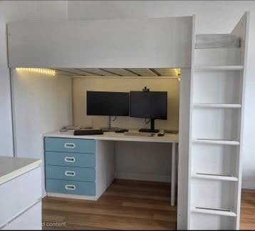 SMÅSTAD Hoogslaper wit blauw bureau -  kleerkast, Kinderen en Baby's, Ophalen, Hoogslaper