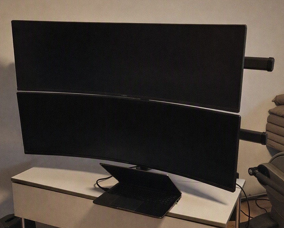 Bras d'écran robuste Neomounts + 3 supports Samsung 49" (déf, 1 à 2 ms, HDMI, VA, Full HD